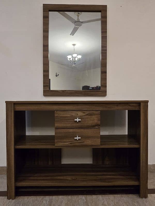 Interwood Console with Mirror 0