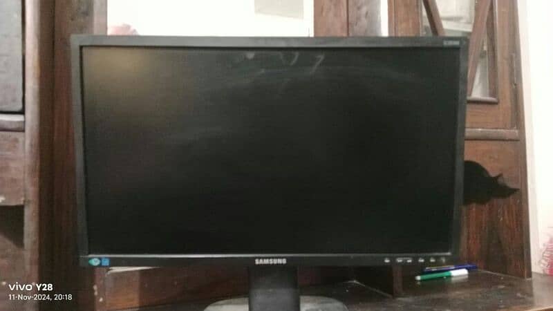 Led samsung s22e450 moniter 3