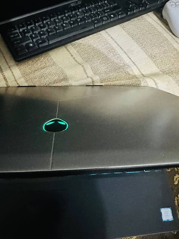 Alienware M15 Gaming Laptop - 8th Generation Intel Core i7-8750H 3