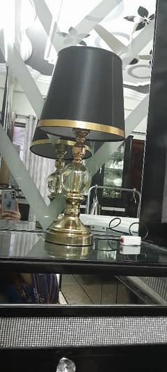 lamp  color:gold and black