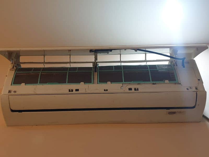 Orient split AC 1