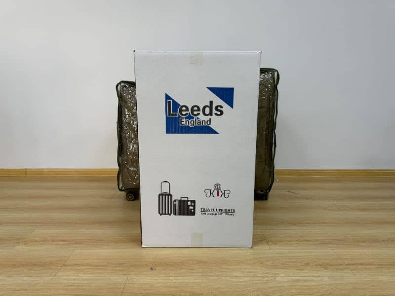 LEEDS ENGLAND LUGGAGE 3