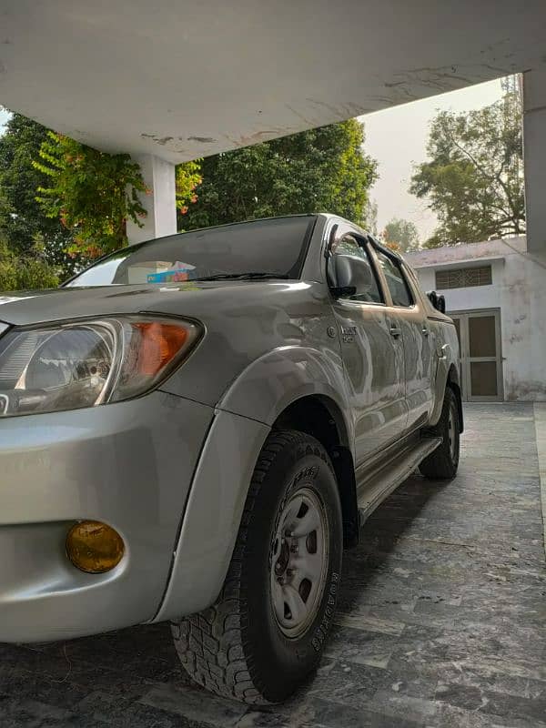 Toyota Hilux 2006 1