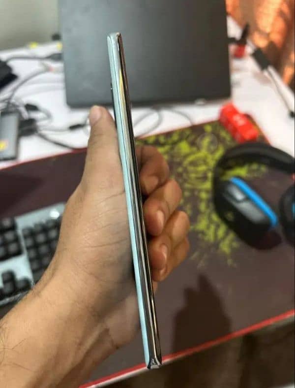 vivo v30 3