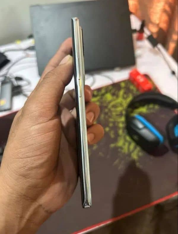 vivo v30 5