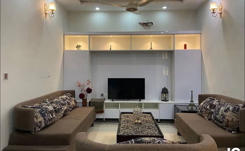 Two beds luxury apartment for rent on daily basis in bahria lahoe 1