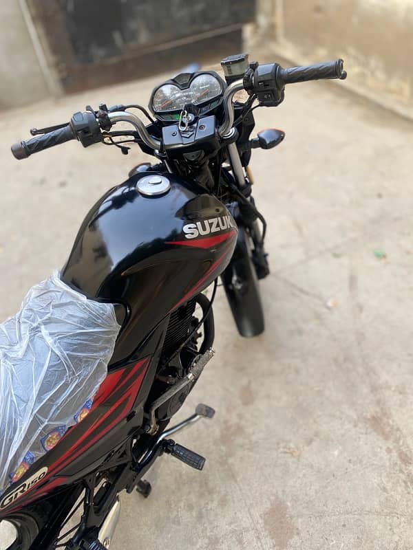 Suzuki GR 150 2019 ( Black ) 4