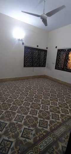 4 Bedroom Drawing Lounge 1st floor Portion 1000sqyd Main road Block I North Nazimabad