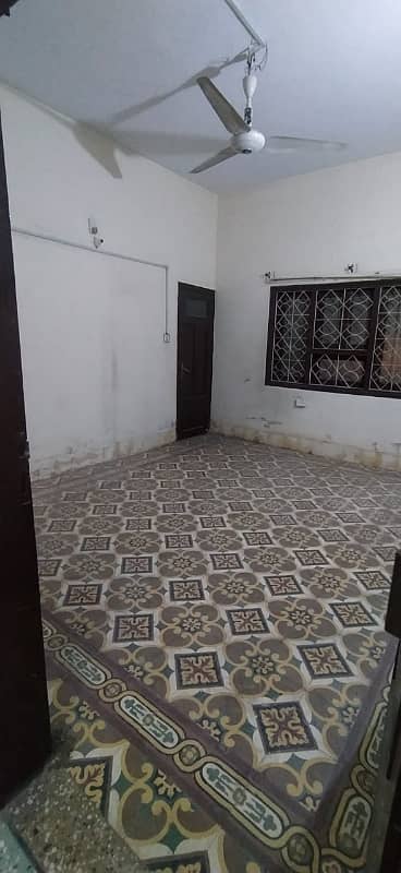 4 Bedroom Drawing Lounge 1st floor Portion 1000sqyd Main road Block I North Nazimabad 4