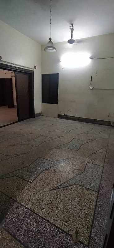 4 Bedroom Drawing Lounge 1st floor Portion 1000sqyd Main road Block I North Nazimabad 6