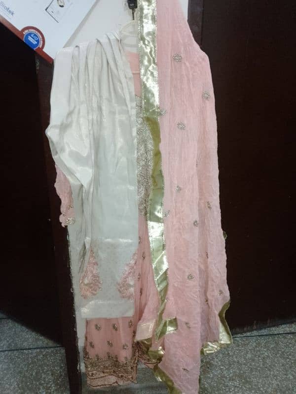 Wedding dresses for sale in reasonable price 4