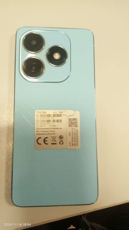 Spark 20 pro 8 128 0