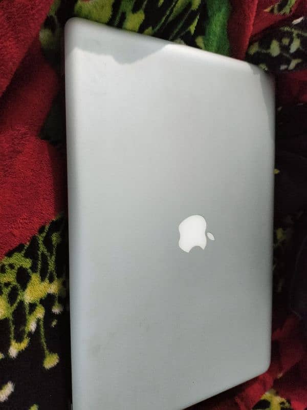 MacBook pro 2011 2