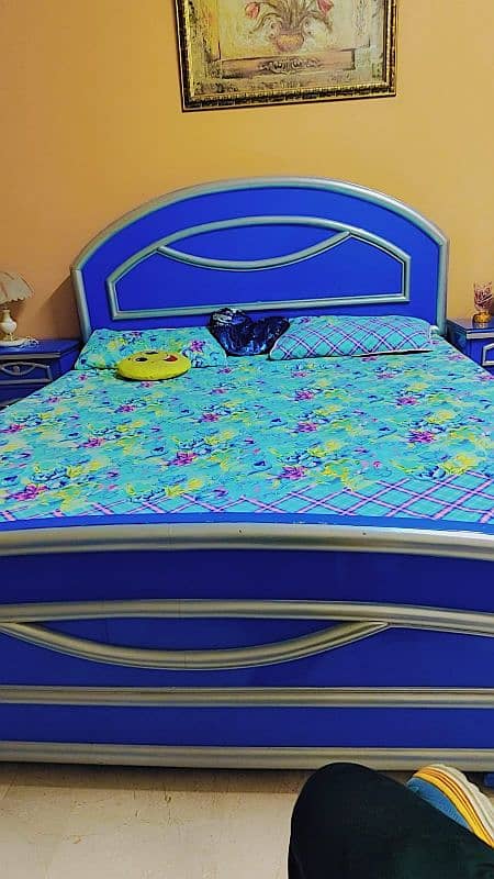 king size bed set with Deewan Dressing table and show case 1