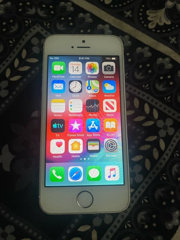 iphone 5s. 64 GB. good condition. Original 5