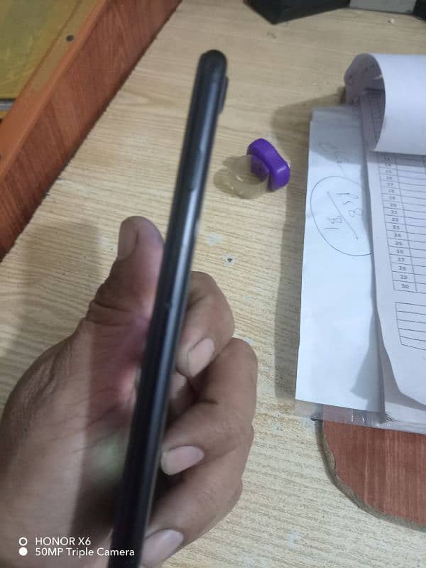 iphone 8 good condition 3