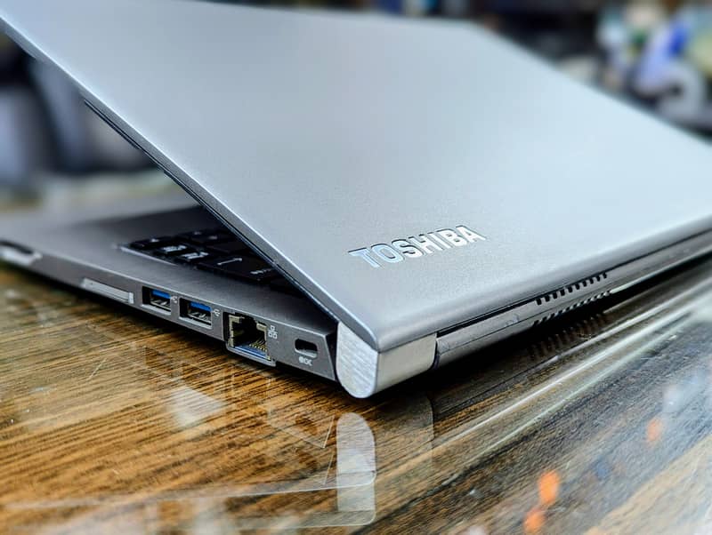 Toshiba Portege Z30A|Core i 5 4th Gen|4GB RAM| 128SSD|14" HD ULTRABOOK 11