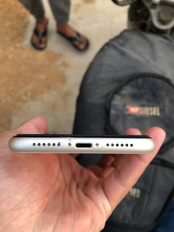 iphone 11 64gb pta approved 4