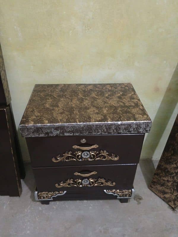 complete bed set new candetion for sale in Lahore 5