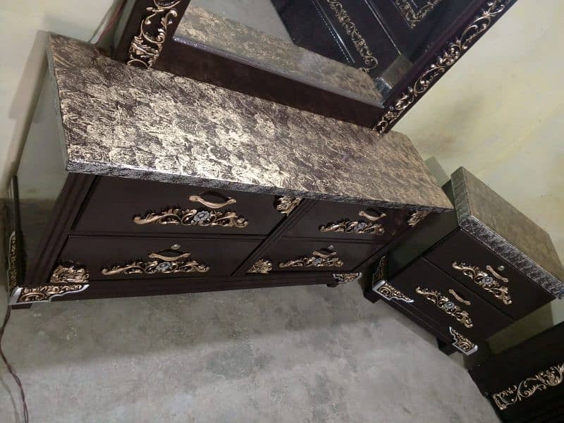 complete bed set new candetion for sale in Lahore 6