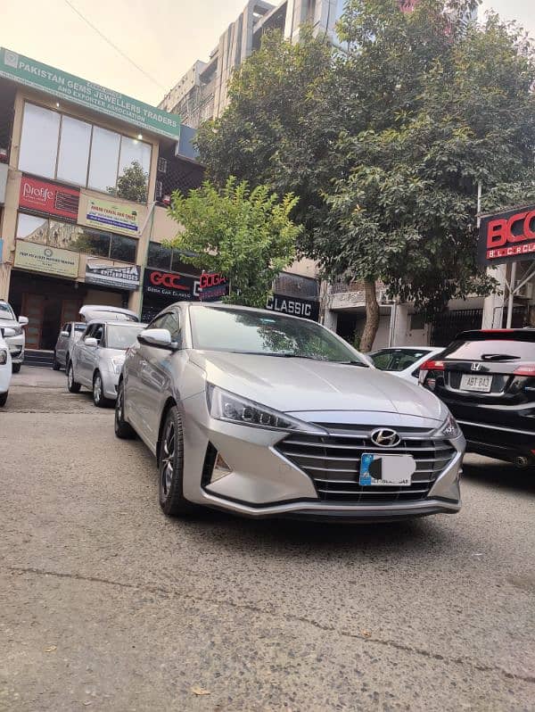 Hyundai,Elantra,2022 0