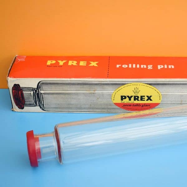 Vintage Rolling Pin, Made in UK, Brand ''PYREX'' 0