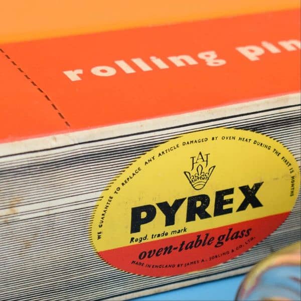 Vintage Rolling Pin, Made in UK, Brand ''PYREX'' 3