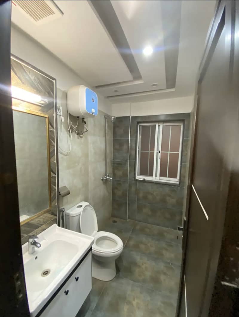 One bedroom apartment for rent on daily basis in bahria town lahore 6