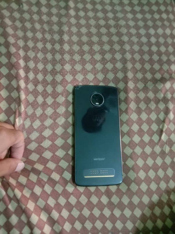 moto z4 4/128 condition 10/9 pta approved bs halka shade he 1