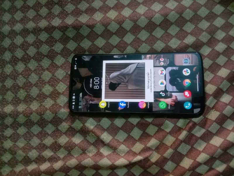 moto z4 4/128 condition 10/9 pta approved bs halka shade he 4