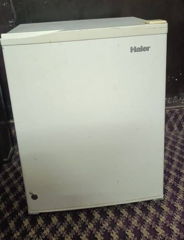 Haier small fridge 0