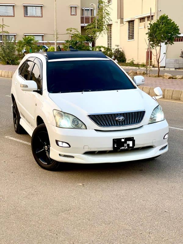 Toyota Harrier 2003 reg 2005 good condition 2