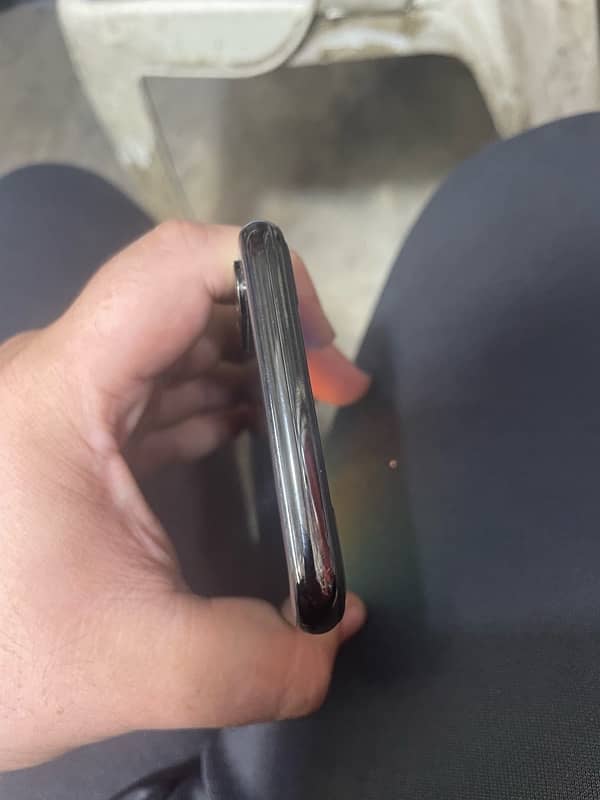 iPhone X 64 gb pta 3