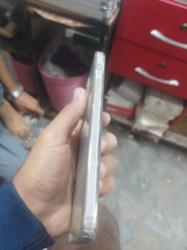 vivo v27e (Lavender) 5