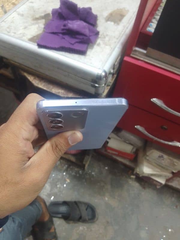 vivo v27e (Lavender) 10