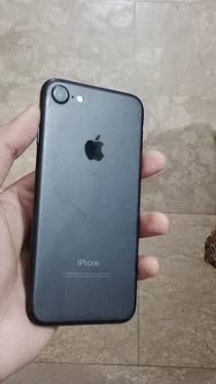 iphone 7  non pta  32  camera minor dot battery health 82