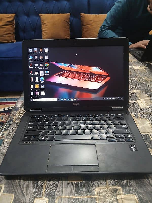 Dell i7 5th generation 8GB RAM 256GB Memory 10