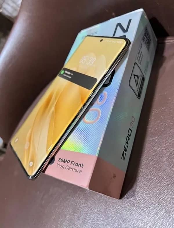 Infinix zero 30 original Box charger 3