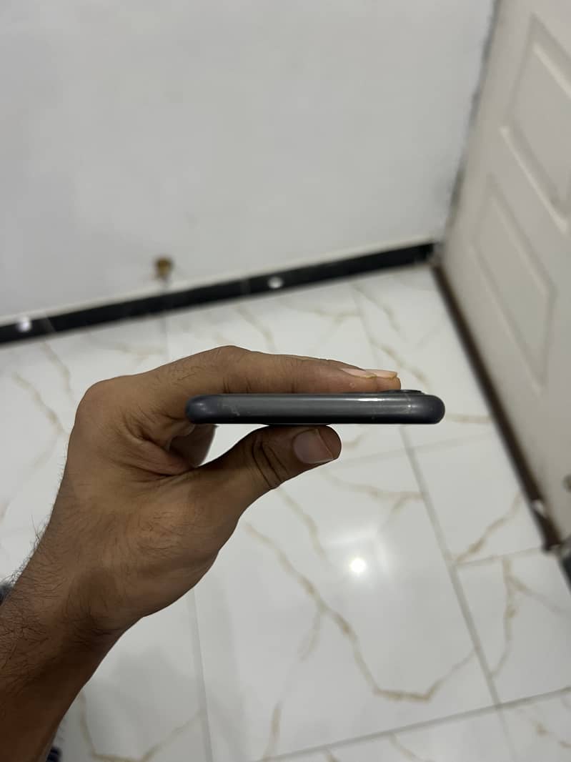 Iphone 11 non pta 64gb FU ( waterpack ) 4