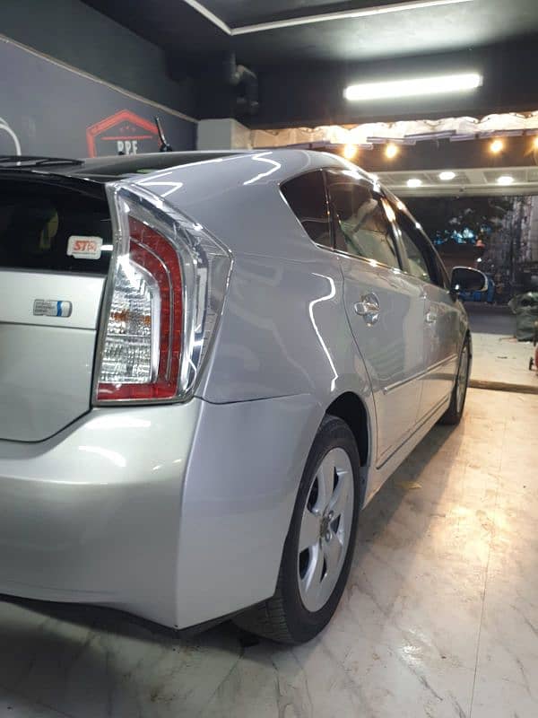 Toyota Prius 2013 registered 2016 urgent sale 2