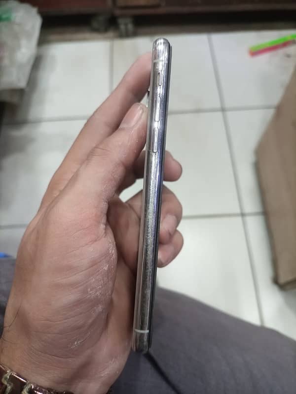 iPhone x Non PTA factory Unlocked 4