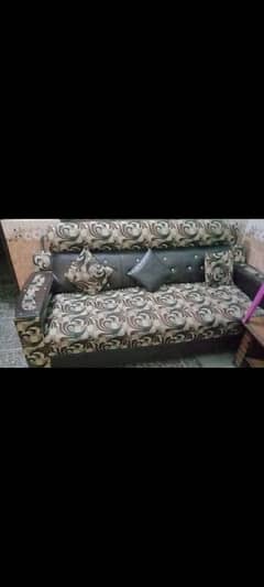 1 Sofa 3 seater & 2 sofas 1 seaters. good condition