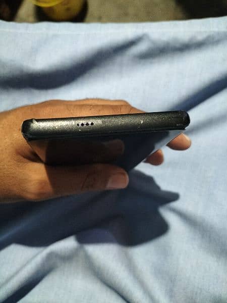 I am selling Tecno Spark 20+ pro 4