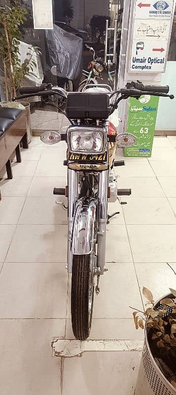 zero meter Honda brand new condition. r. 2