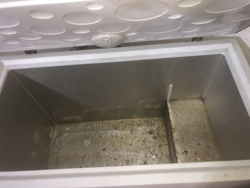 D freezer Good Condition 3