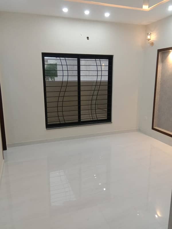 5 MARLA BEAUTIFUL LOWER PORTION AVAILABLE FOR RENT IN DHA 11 RAHBER 3