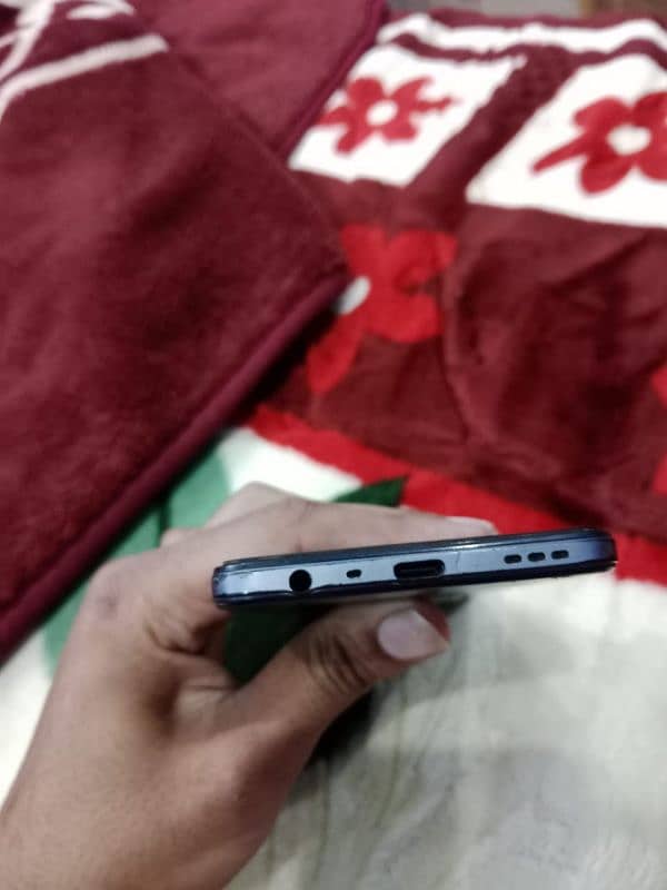 oppo f17 8/128 AMOLED screen fingerprint with box charger 4