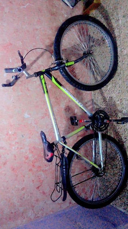 26 inch cycle good condition  age 11 to 17 year for boys 4