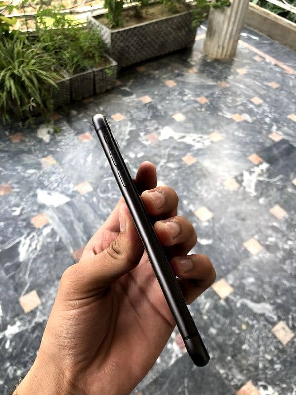 IPHONE 11 BLACK 128GB 3