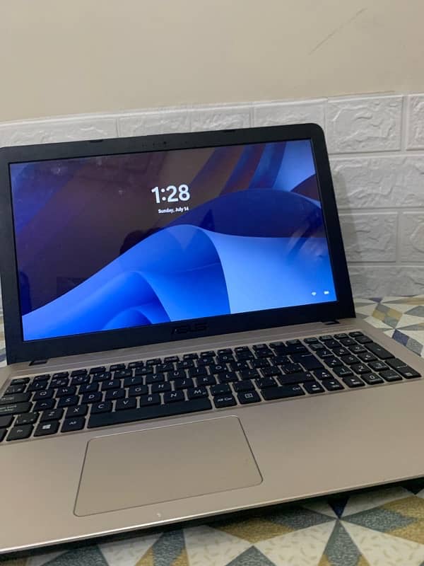 ASUS VIVOBOOK 0